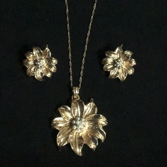 Avon Jewelry - Iconic Pearly Poinsettia Necklace and Earring Set